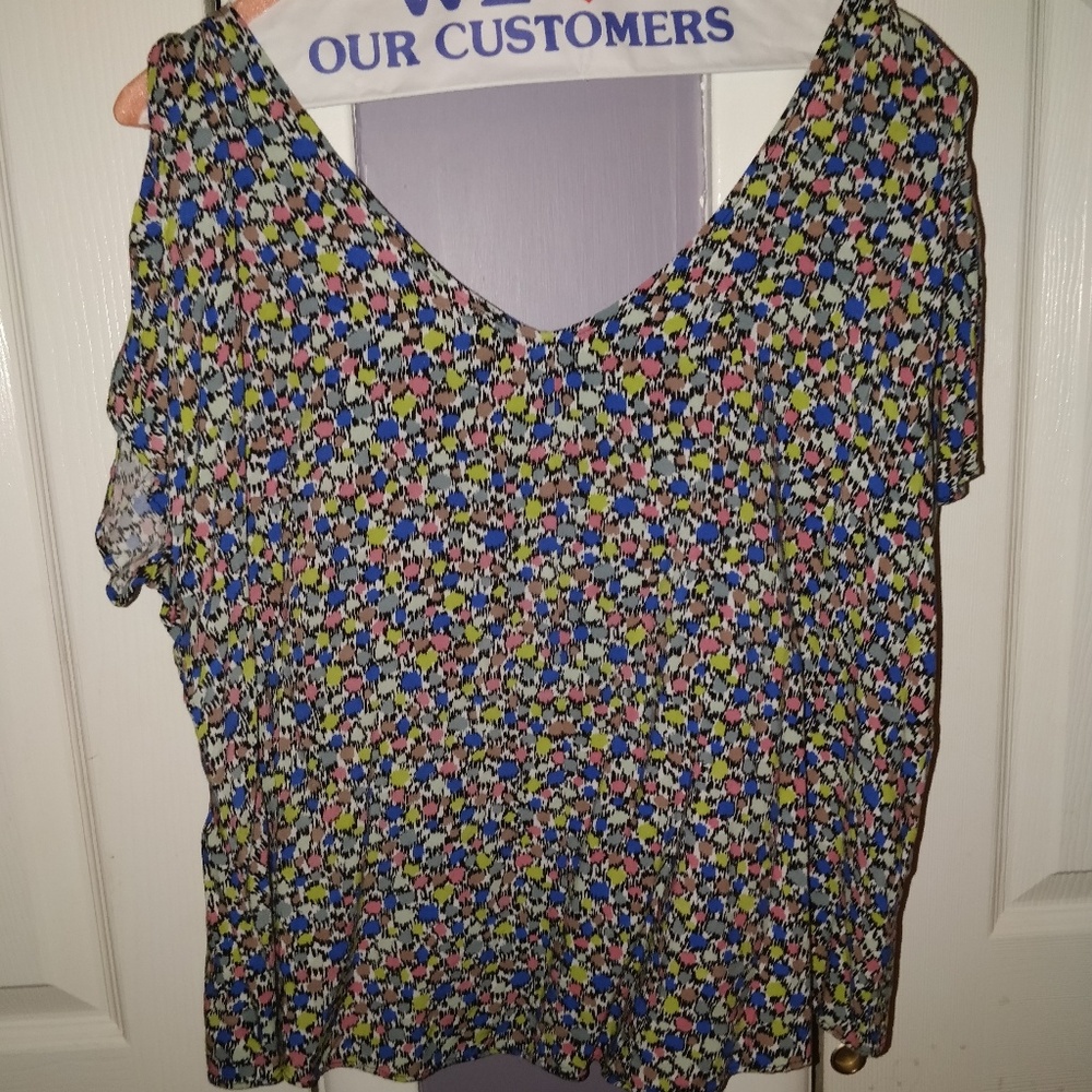 BCBG Generation NWOT Top Open Sleeves size S.